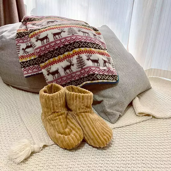 「ハイクオリティなデザインで履くのが楽しくなる♪ダイソーの高見えスリッパ・ルームシューズ」の画像