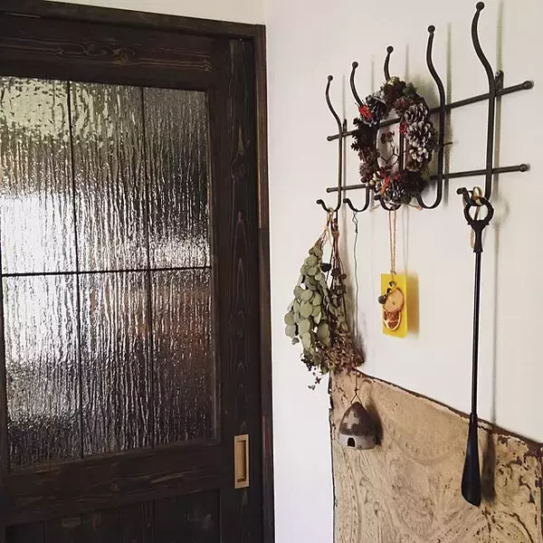 「アイディアいろいろ♡アイアンフックを使ったDIY実例」の画像
