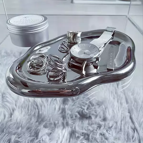 「「40m2。透明感と開放感が突き抜けた、モノトーン×無機質な明るいお部屋」 by ERIKAさん」の画像