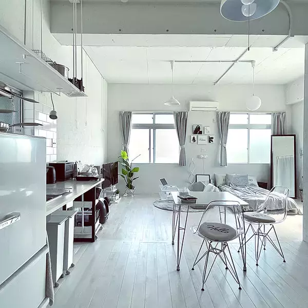 「「40m2。透明感と開放感が突き抜けた、モノトーン×無機質な明るいお部屋」 by ERIKAさん」の画像