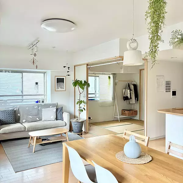 「レイアウトが暮らしやすさのポイント！理想の住まいを叶えてくれるリビングダイニングのコーディネート実例」の画像