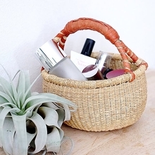 インテリア性と使い勝手を両立したい方に。参考にしたいスキンケア用品の収納アイデア集