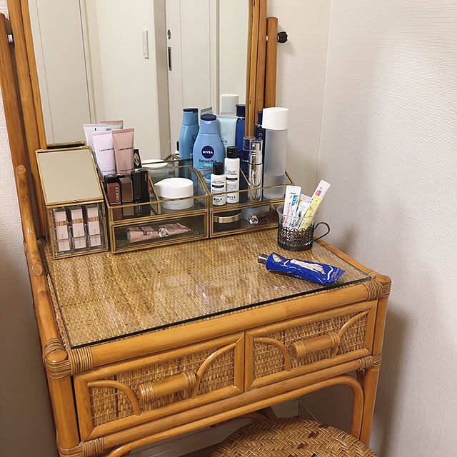 インテリア性と使い勝手を両立したい方に。参考にしたいスキンケア用品の収納アイデア集