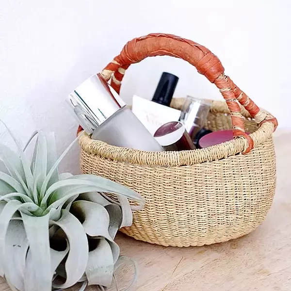 「インテリア性と使い勝手を両立したい方に。参考にしたいスキンケア用品の収納アイデア集」の画像