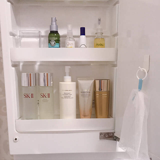 インテリア性と使い勝手を両立したい方に。参考にしたいスキンケア用品の収納アイデア集