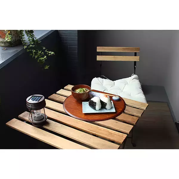 「いつものごはんをベランダで。外で食べるだけで、こんなに楽しい！」の画像