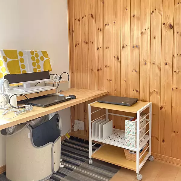「すっきりと使いやすい！壁面や整理整頓アイテムを使ったデスク収納の実例6選」の画像