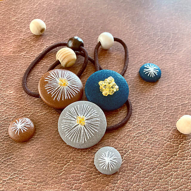 ウッドビーズで気軽に楽しむ、ナチュラル雑貨のハンドメイドアイデア