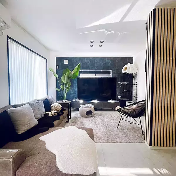 「自分で好きなインテリアを作るのが楽しい！リビングを変身させるDIY」の画像