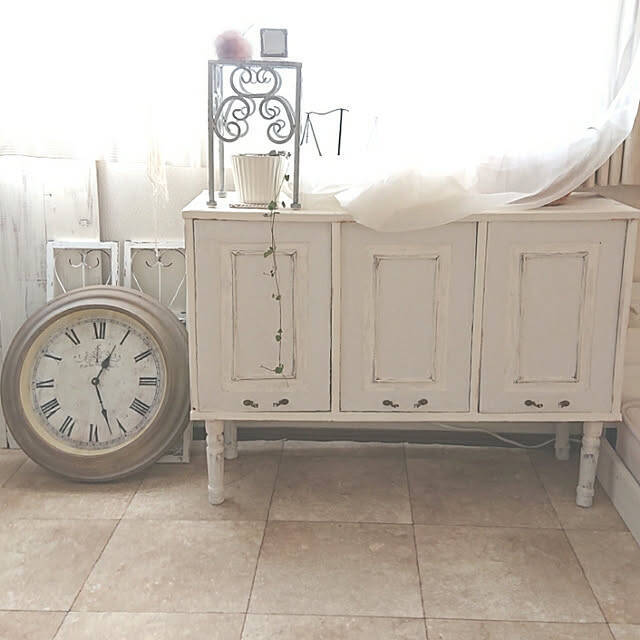 置き方を変えるだけで使い道がさらに広がる！カラーボックスを横置きして使う方法