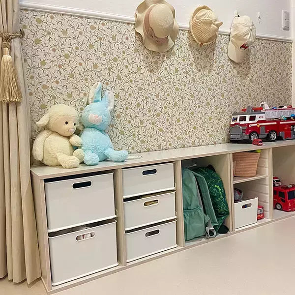 「置き方を変えるだけで使い道がさらに広がる！カラーボックスを横置きして使う方法」の画像