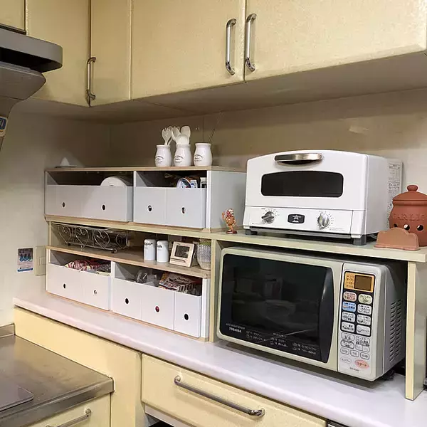 「置き方を変えるだけで使い道がさらに広がる！カラーボックスを横置きして使う方法」の画像