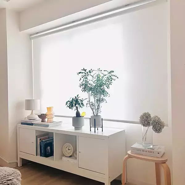 「開放的で広々とした空間にしたい方必見！配色や家具選びなどを工夫した、お部屋を広く見せるアイデア10選」の画像