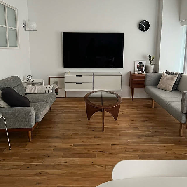 開放的で広々とした空間にしたい方必見！配色や家具選びなどを工夫した、お部屋を広く見せるアイデア10選