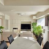 「開放的で広々とした空間にしたい方必見！配色や家具選びなどを工夫した、お部屋を広く見せるアイデア10選」の画像8