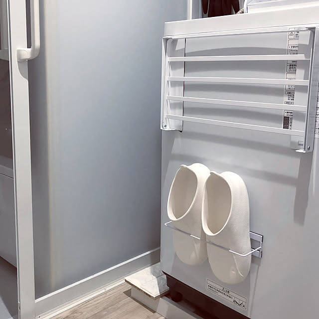 貼るだけ簡単、家中スッキリ！100均のマグネットアイテムを使った収納実例6選