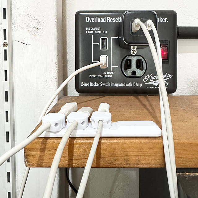 貼るだけ簡単、家中スッキリ！100均のマグネットアイテムを使った収納実例6選