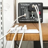 「貼るだけ簡単、家中スッキリ！100均のマグネットアイテムを使った収納実例6選」の画像7