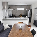 「組み合わせ自由なキャビネット、IKEAのEKET（エーケト）を使った実例6選」の画像1