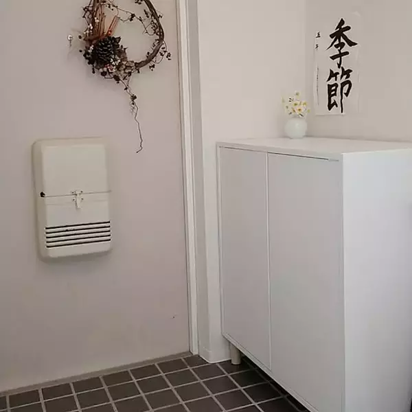 「組み合わせ自由なキャビネット、IKEAのEKET（エーケト）を使った実例6選」の画像