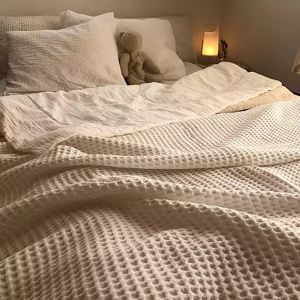 ベッドリネンはニトリにおまかせ！快適な寝室作りに役立つアイテムをご紹介