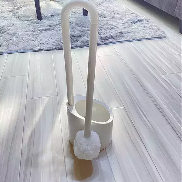 「優れた機能性とデザイン！思わず掃除がしたくなるオススメ「トイレブラシ」」の画像