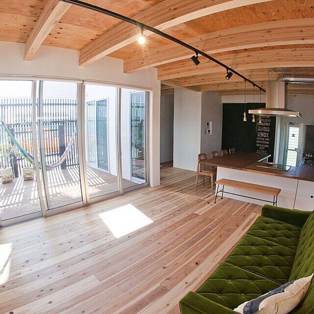 子どもも大人も大満足！安全で快適に過ごせるリビング作りのコツ