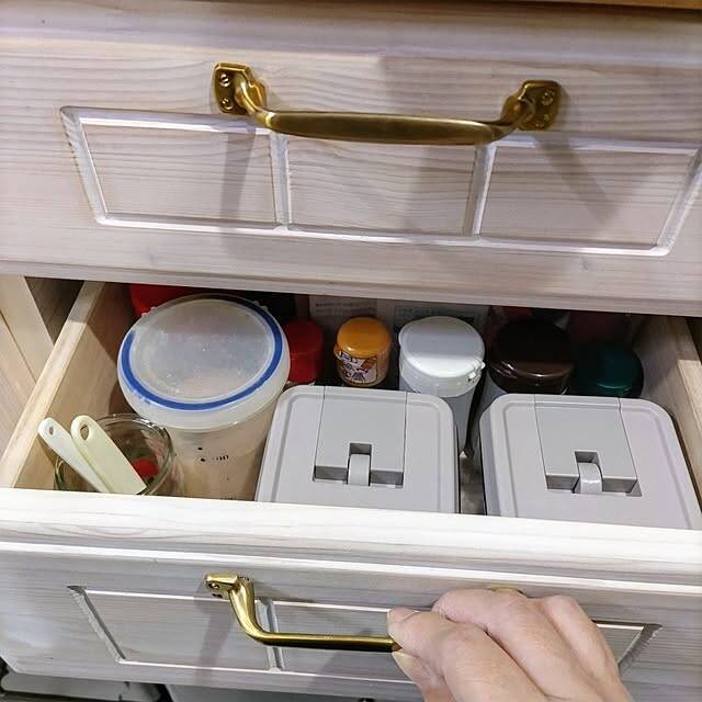 調味料をすっきり使いやすく！キッチンでおすすめの塩・砂糖入れをご紹介