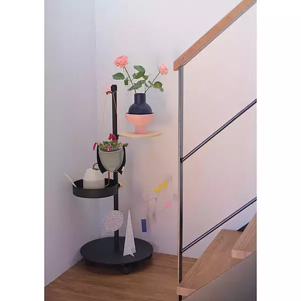 「一本取り付けるだけで一気にお部屋が垢抜ける！DRAW A LINEのある風景」の画像