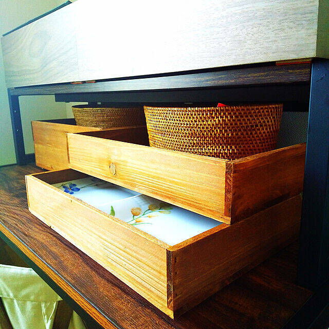 お部屋の統一感もアップ♪積み重ねてキレイに収まるスタッキングアイテム