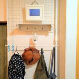 「定位置を決めて置きっぱなしを卒業！動線や使い勝手を意識した、日常使いのリュックの置き場所10選」の画像2