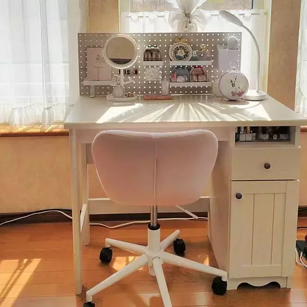 「用途に合わせて選べる豊富なラインナップ！勉強・仕事・趣味にぴったりのものが見つかるニトリのデスク」の画像