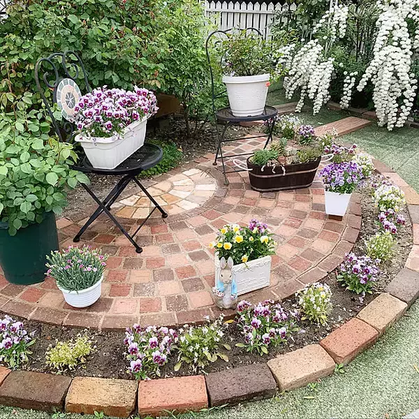 お庭ではもちろん室内でも活用できる！ナチュラル感が魅力のレンガDIY