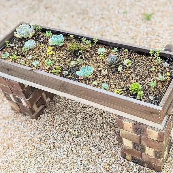 「お庭ではもちろん室内でも活用できる！ナチュラル感が魅力のレンガDIY」の画像