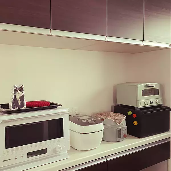 「暮らしを彩る山崎実業の生活実用品！モダンでスタイリッシュなtowerのブレッドケース」の画像