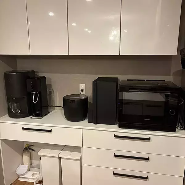 「暮らしを彩る山崎実業の生活実用品！モダンでスタイリッシュなtowerのブレッドケース」の画像