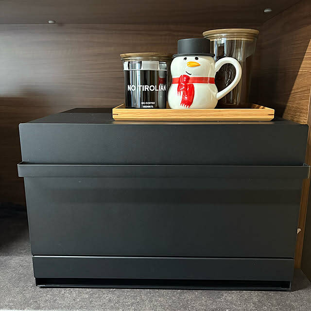 暮らしを彩る山崎実業の生活実用品！モダンでスタイリッシュなtowerのブレッドケース