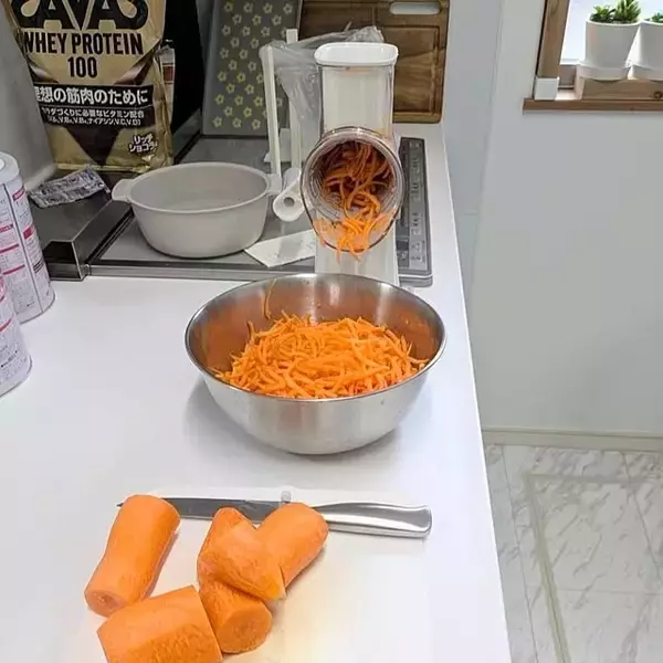 「【みんなが選んだ！】包丁いらずで千切りが劇的に楽になる！野菜スライサー4選」の画像