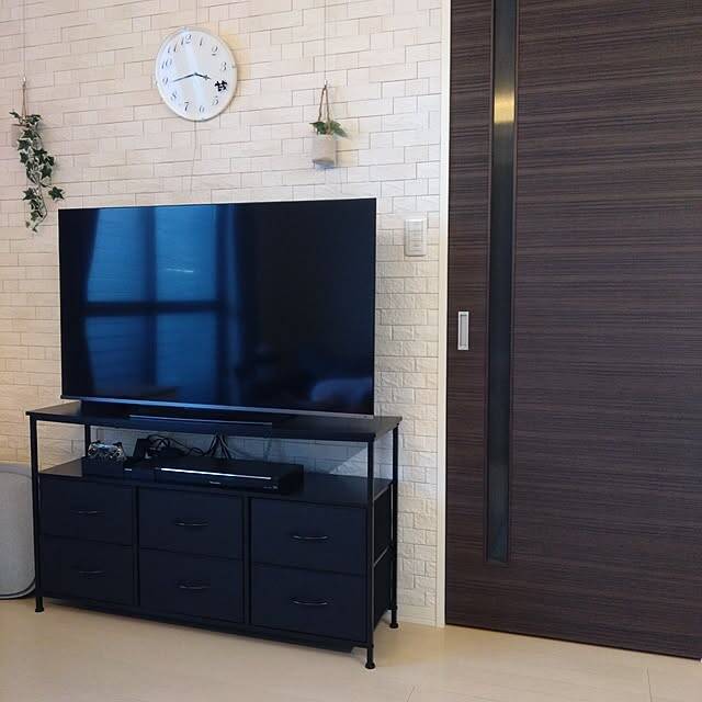 テレビの配置どうする？テレビ台・スタンド・壁付けまで、配置やレイアウトの工夫10選