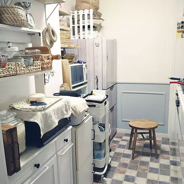 ほっとひといきつく時間を作る☆キッチンにあるといいスツール