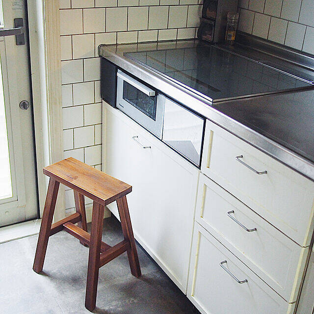 ほっとひといきつく時間を作る☆キッチンにあるといいスツール