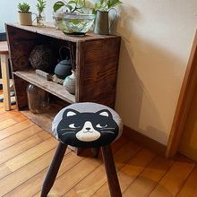 お部屋の雰囲気に合わせてチェンジ！セリアの丸椅子カバーで簡単リメイクできるアイデアをご紹介