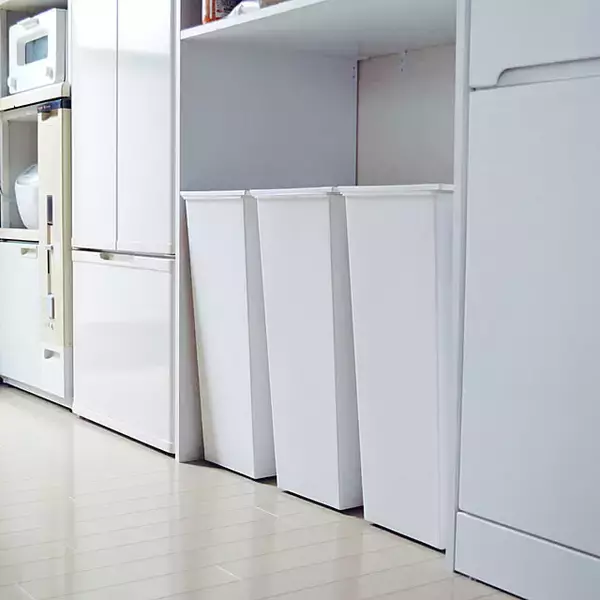 「ちょっとの工夫でどこ置く問題を解決！家事効率もアップするゴミ箱の置き方アイディア」の画像