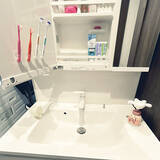 「すっきりと使いやすい空間づくり♪セリアのアイテムを使った洗面台収納のアイデア6選」の画像3