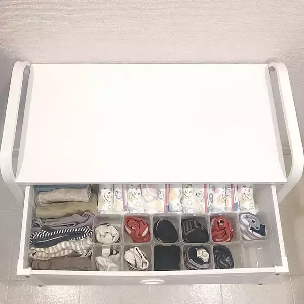 「プチプラでクローゼットが使いやすく変身！セリアの衣類収納に使えるアイテム6選」の画像