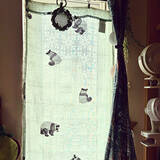 「お部屋をぱっとイメージチェンジ！バリエーション豊富なダイソーのカフェカーテン6選」の画像7