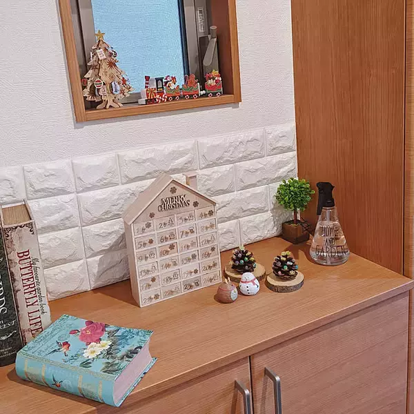 「手軽に雰囲気アップ♪ダイソーのクッションレンガシートを活用したDIY・リメイクアイデア集」の画像
