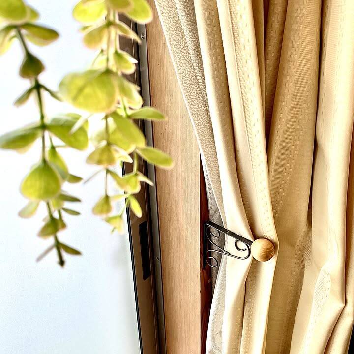 「アレンジも楽しめる、アイアンブラケット製カーテンホルダー」 by maroさん