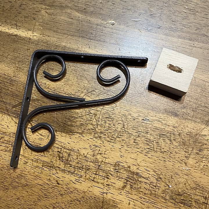 「アレンジも楽しめる、アイアンブラケット製カーテンホルダー」 by maroさん