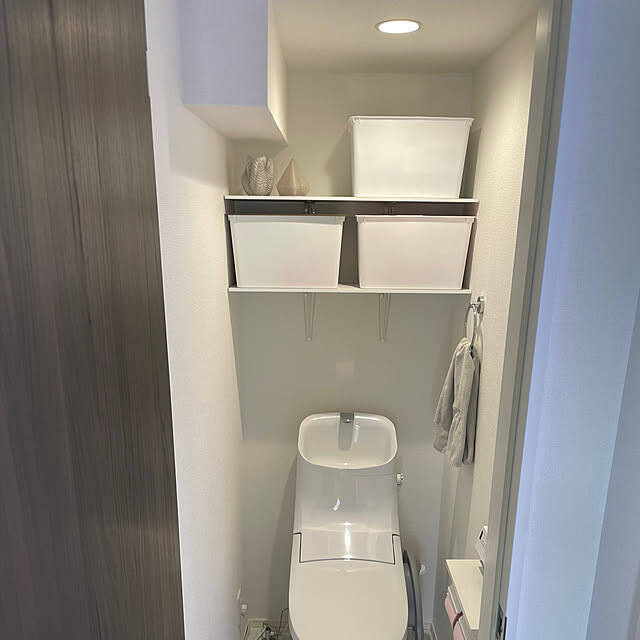 限られたスペースでも効率よく収納できる！棚やラックを活用したトイレの収納アイデア6選